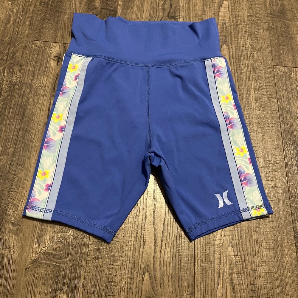 Hurley girls biker shorts size medium